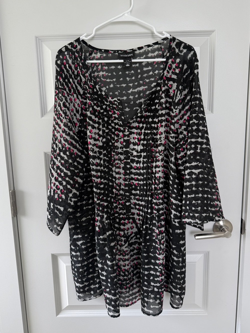 Lane Bryant Semi Sheer Printed Tunic Blouse Women’s Size 14/16 Black Gray Pink